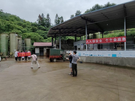 環保教育在行動——學（xué）生參觀勃（bó）發環保垃圾滲濾（lǜ）液項目現場學習全量化（huà）技術